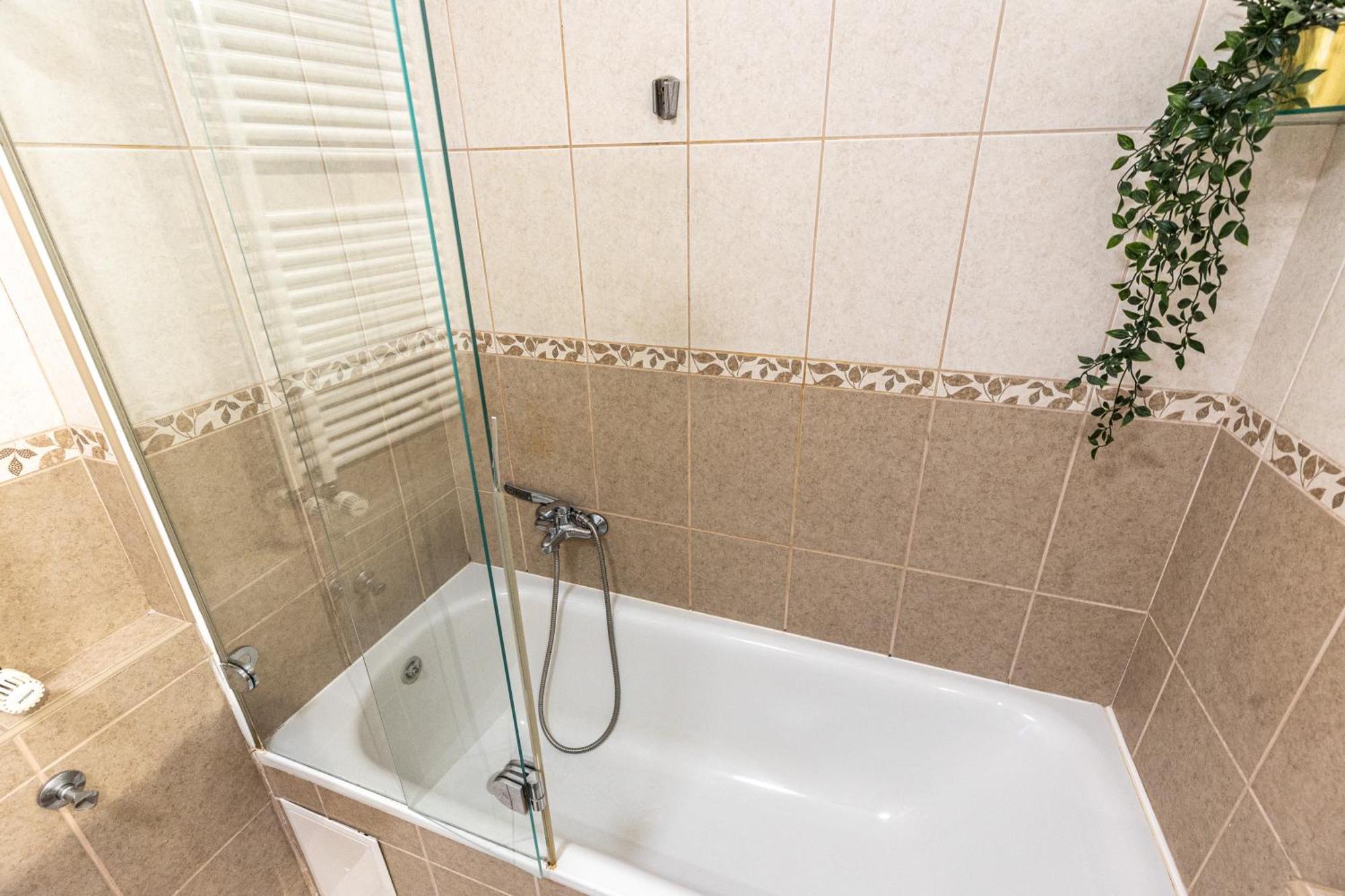 Gozsdu White Raven Residence 305 บูดาเปสต์ ภายนอก รูปภาพ